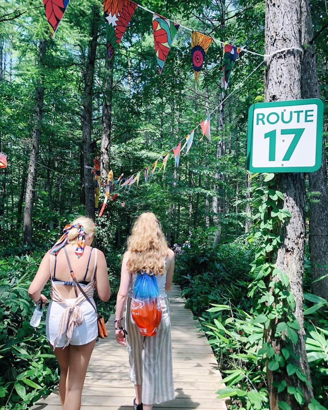 フジロック・フェスティバルさんのインスタグラム写真 - (フジロック・フェスティバルInstagram)「ROUTE17 = #fujirock #boardwalk  #Repost @aaaaami365 ・・・ 🌞﻿ ﻿夏にも程があるよね﻿ って言っていたそばから﻿ 夏が過ぎてゆく﻿ ﻿ ﻿ —————————————— @fujirock_jp にて、シェアOKの投稿募集中📸  ハッシュタグ #fujirockpost を新規 or 過去の投稿に追加してください。フジロックにまつわる写真や、動画、アート作品などなどお待ちしております♩  #fujirockfestival #フジロック」6月5日 18時06分 - fujirock_jp