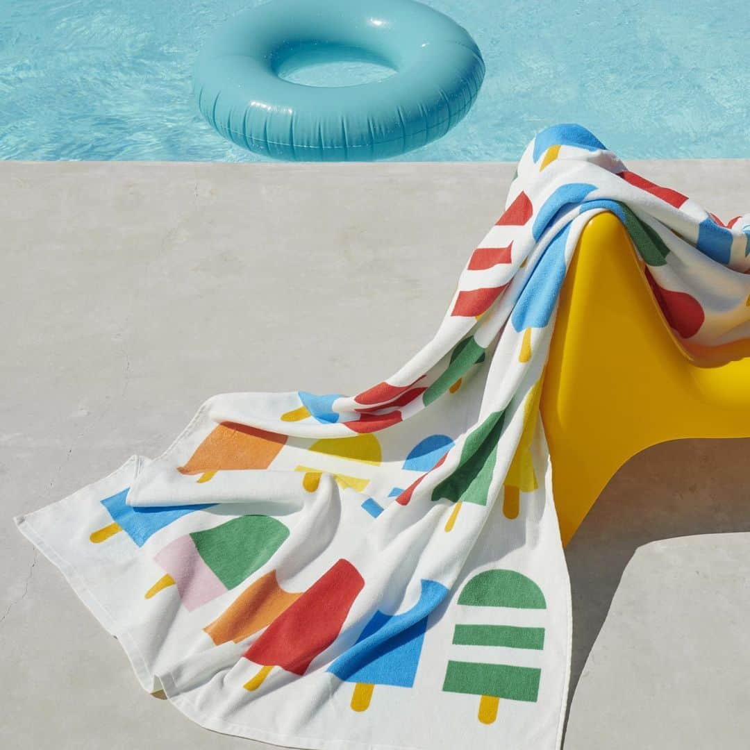 IKEA JAPANさんのインスタグラム写真 - (IKEA JAPANInstagram)「夏にぴったりのコレクションSOMMAR 2019🏖﻿ ポップなビーチタオルや花柄のピクニックウェアなど、見ているだけでホリデー気分を楽しめるアイテムがたくさん。﻿ ﻿ ハイライト「SOMMAR」のアイテムもチェック🕶﻿ ﻿ #イケア #IKEA #SOMMAR2019 #ソマル #SUMMER #サマーコレクション #サマー #夏 #ホリデー」6月5日 18時17分 - ikeajapan