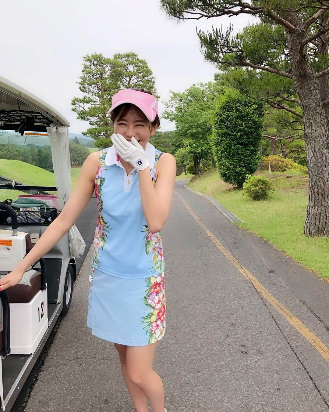 佐野真彩さんのインスタグラム写真 - (佐野真彩Instagram)「今日はTCN恒例の夏のコンペでした⛳️ お天気にも恵まれて最後のゴルフ日和🌞 青梅ゴルフ倶楽部でプレーしたのですが、相変わらず今日も難しく、、 なんとブービー賞でした😂😂 どうしよう、サノマヤカップまでに何とかしないと💦💦 . レギュラーのお仕事であるTCNさんは色んなイベントがあって社員さんや他のキャスター陣と仲良くなれる機会が多くてあったかい会社さんです😄 今日もありがとうございました🙌 . #ゴルフ #ゴルフ女子 #golf #ゴルフウェア #エンジョイゴルフ #happyday #japanesegirl #ドラコン #ブービー #青梅ゴルフ倶楽部 #サノマヤカップ　#サノマヤゴルフ」6月5日 18時34分 - sano.maya