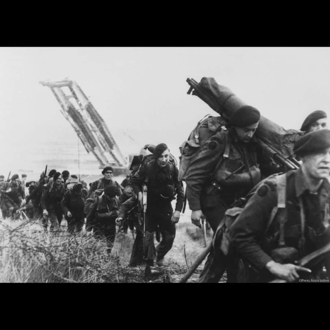 ロイヤル・ファミリーさんのインスタグラム写真 - (ロイヤル・ファミリーInstagram)「Tomorrow is #DDay75 – the anniversary of what is considered one of the largest military operations in history. Over 5,000 vessels and ships, nearly 11,000 planes and over 130,000 ground troops landed in Normandy, France during WW2. Later today, The Queen, The Prince of Wales, President Donald Trump, Mrs Trump and other world leaders will attend a National Commemorative Event in Portsmouth to mark #DDay75. 📷 1 and 2 are photographs taken from D-Day and show troops landing on the Normandy beaches, some having set off from Portsmouth. 📷 3 and 4 show the landing beaches and tide clock used in the planning  for D-Day at Southwick House, Portsmouth. @realdonaldtrump @flotus」6月5日 18時35分 - theroyalfamily