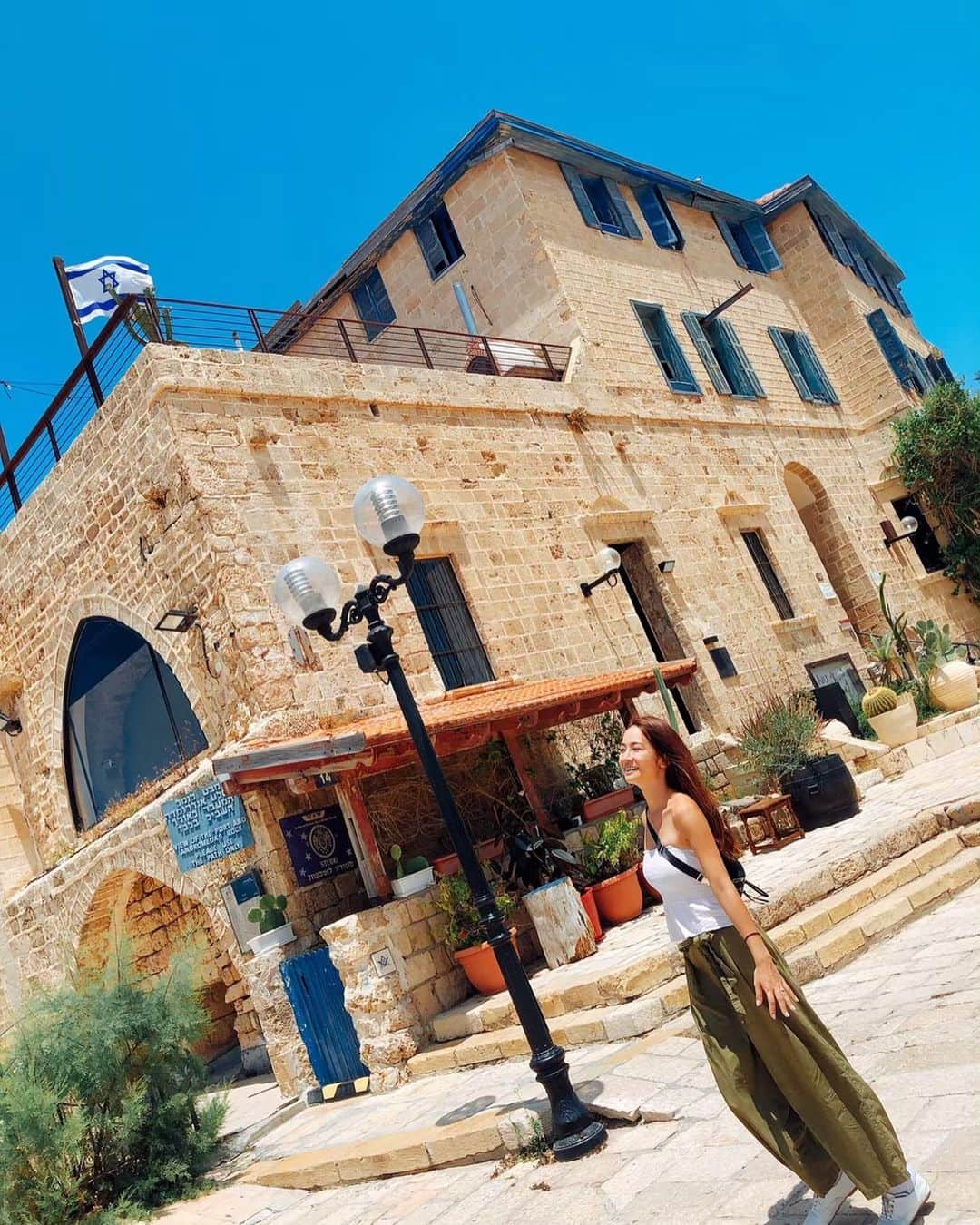のインスタグラム：「Sunny day 🇮🇱 Jerusalem and Tel Aviv  18時間かけて来た妹✈️ 3泊でイスラエル観光はめちゃタイトだったけど充実✨ #israel #jerusalen #telaviv #イスラエル旅行 #イスラエル観光 #jafa #이스라엘」