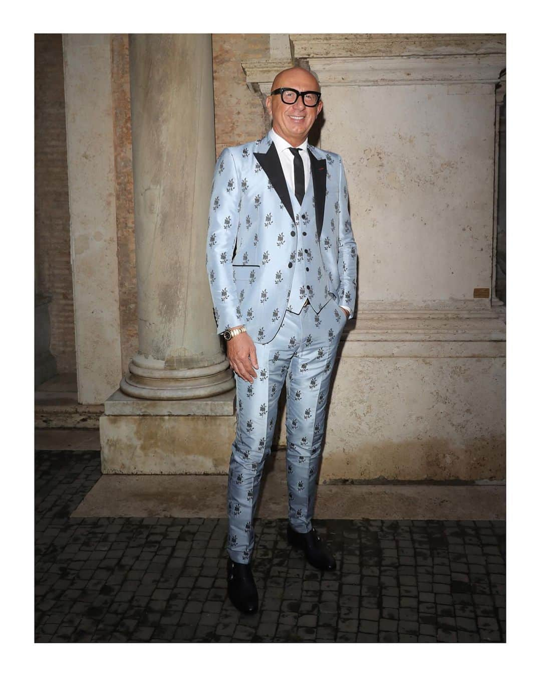 グッチさんのインスタグラム写真 - (グッチInstagram)「Gucci President and CEO #MarcoBizzarri, attending the #GucciCruise20 fashion show in Rome’s Capitoline Museums @museiincomuneroma. Discover more through link in bio. @alessandro_michele #AlessandroMichele #MuseiCapitolini」6月5日 18時46分 - gucci