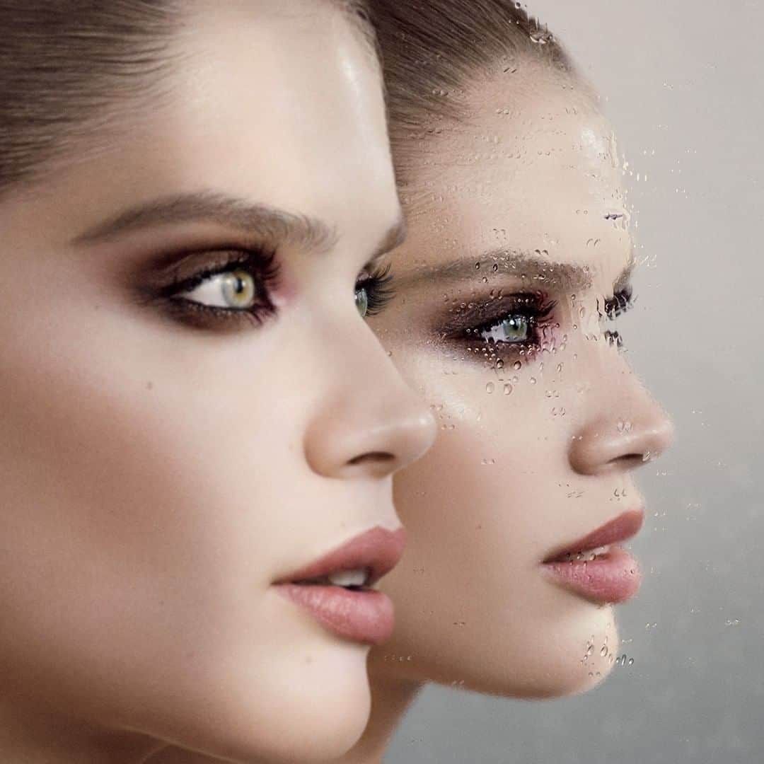 Armani Beautyさんのインスタグラム写真 - (Armani BeautyInstagram)「Elegant and sophisticated @SaraSampaio wears EYE TINT in shade 27 "Sunset" for a piercing gaze.  #ArmaniBeauty #EyeTint #makeup」6月5日 18時58分 - armanibeauty