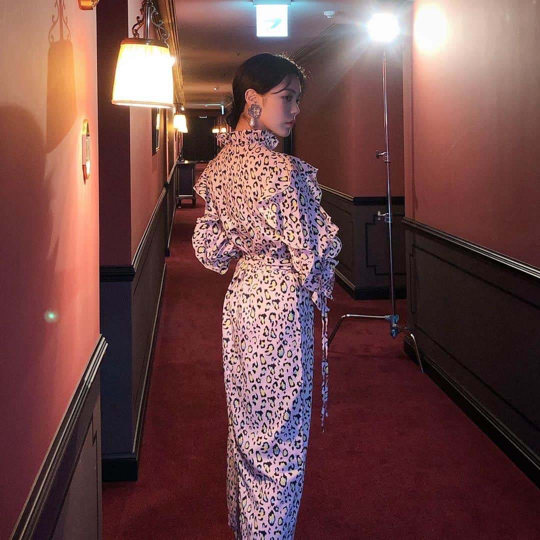 リジ のインスタグラム：「우먼센스 7월호 기다려주세요💕」