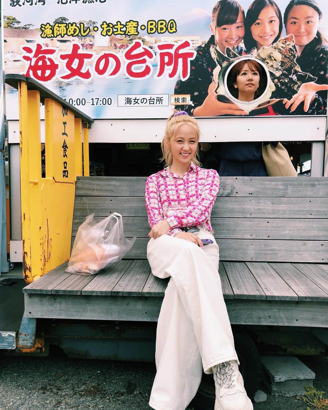 Ami さんのインスタグラム写真 - (Ami Instagram)「撮影と観光 in 沼津&箱根🐟🍦♨️﻿ ﻿ #2枚目アイスクリームを食べるあみあや﻿ #3枚目魚と戦うあみあや﻿ #4枚目あやを探せ﻿ #ぺっちゃぱぁいずw」6月5日 19時12分 - ami_dream05