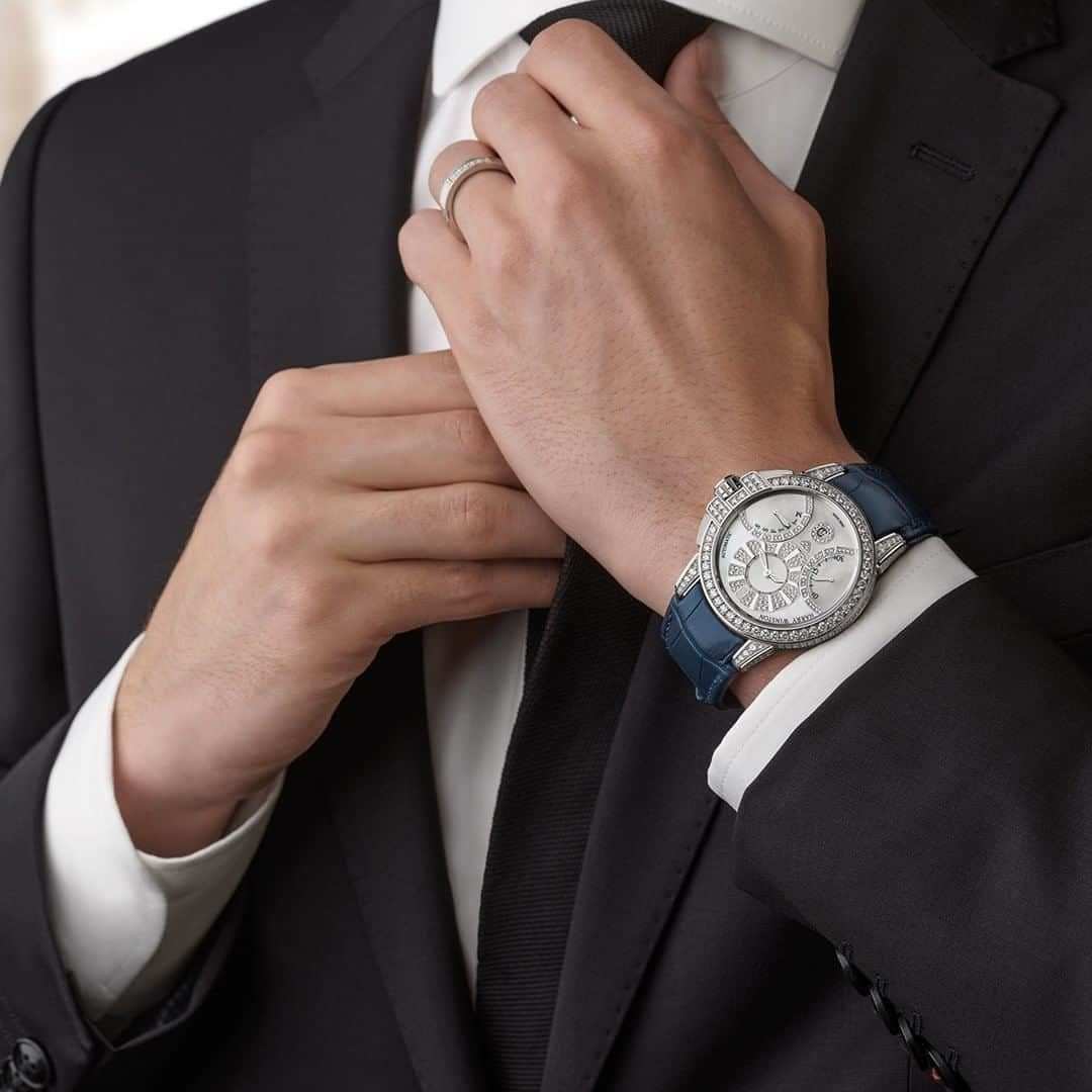 ハリー・ウィンストンさんのインスタグラム写真 - (ハリー・ウィンストンInstagram)「Celebrate him with a #timepiece that matches his sophistication and elegance. Discover the Ocean Biretrograde Automatic 42mm #timepiece by tapping the link in bio. #HarryWinston」6月5日 19時30分 - harrywinston