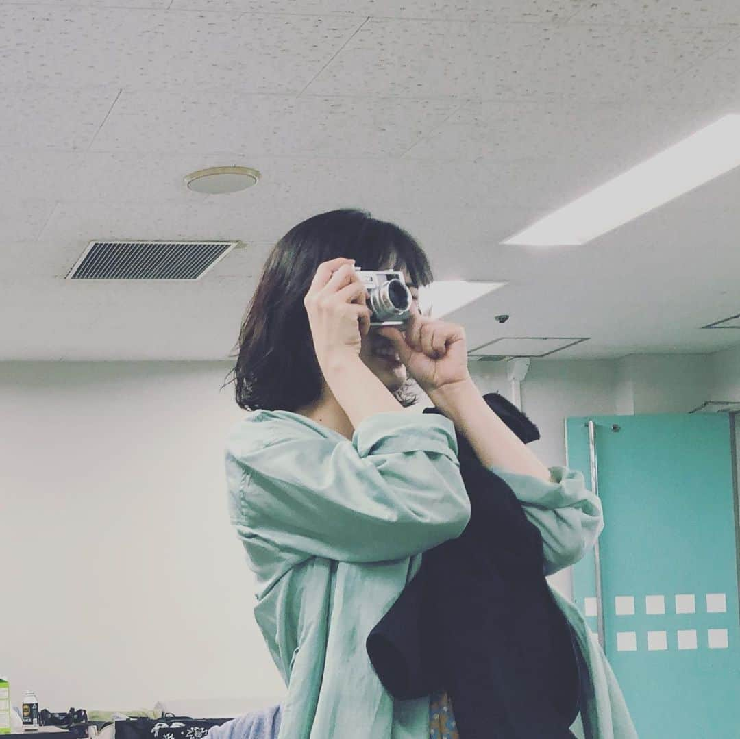 中条あやみさんのインスタグラム写真 - (中条あやみInstagram)「最近おみずさんはカメラにはまっているそうです📸 いつもみんなの素敵な写真を撮ってくれるのですが 私は今日もまた、正面の写真を撮りそびれましたとさ。」6月5日 19時36分 - nakajo_ayami