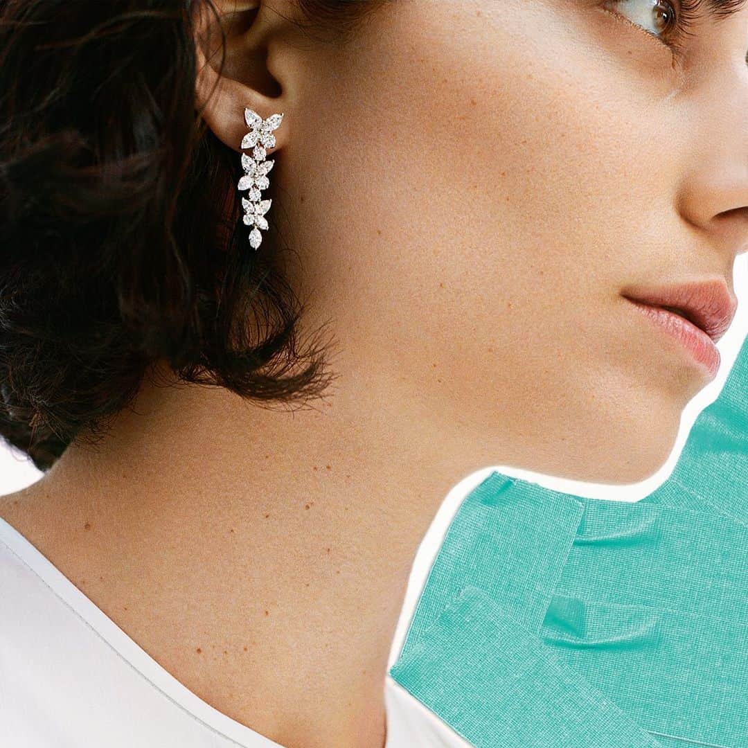ティファニーさんのインスタグラム写真 - (ティファニーInstagram)「Turn heads with white-hot #TiffanyVictoria diamond earrings. - Photo: @lena_c_emery」6月6日 6時39分 - tiffanyandco
