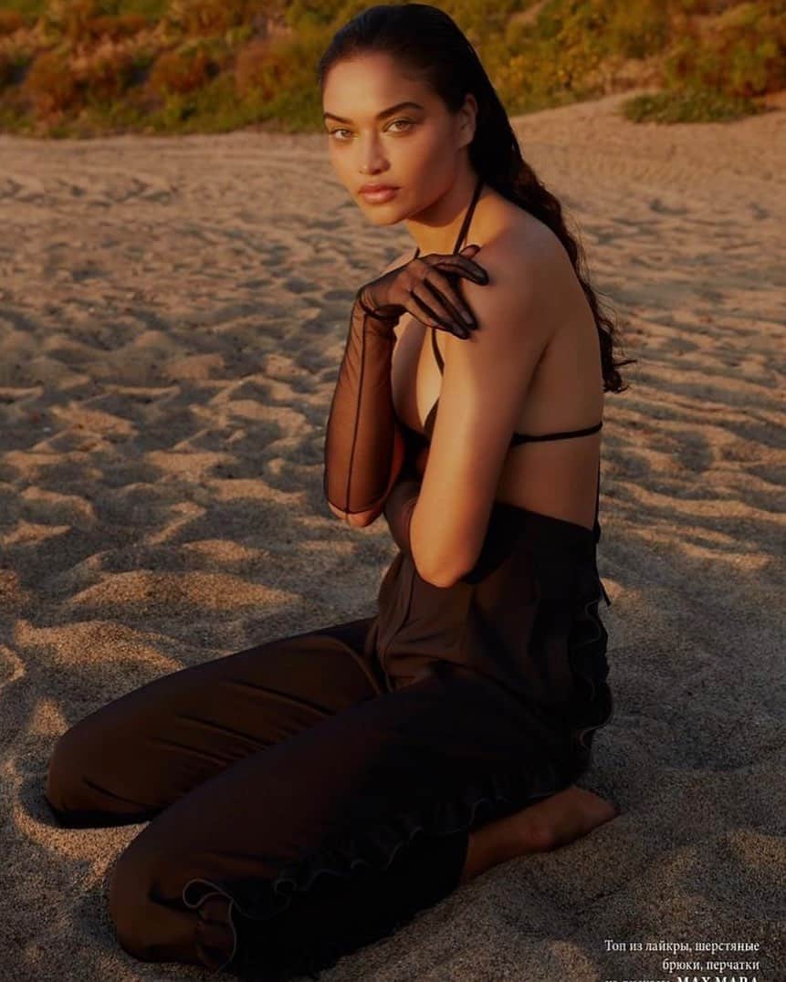 シャニーナ・シャイクのインスタグラム：「“Now, women forget all those things they don’t want to remember, and remember everything they don’t want to forget .. The dream is the truth ” 🧡 more from @lofficielukraine  Photography by @jumbotsui」