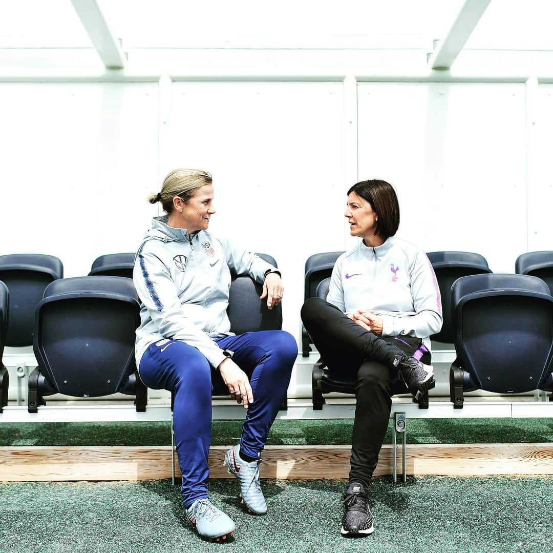 トッテナム・ホットスパーFCさんのインスタグラム写真 - (トッテナム・ホットスパーFCInstagram)「🇺🇸⚽️ @uswnt take time out of their @fifaworldcup preparations at Hotspur Way to meet Tottenham Hotspur Women and local school girls! #COYS #THFC #FIFAWWC」6月6日 5時11分 - spursofficial