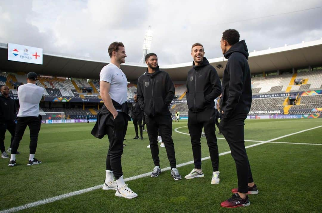 ジョーダン・ヘンダーソンさんのインスタグラム写真 - (ジョーダン・ヘンダーソンInstagram)「Back with the 🦁🦁🦁」6月6日 5時28分 - jhenderson