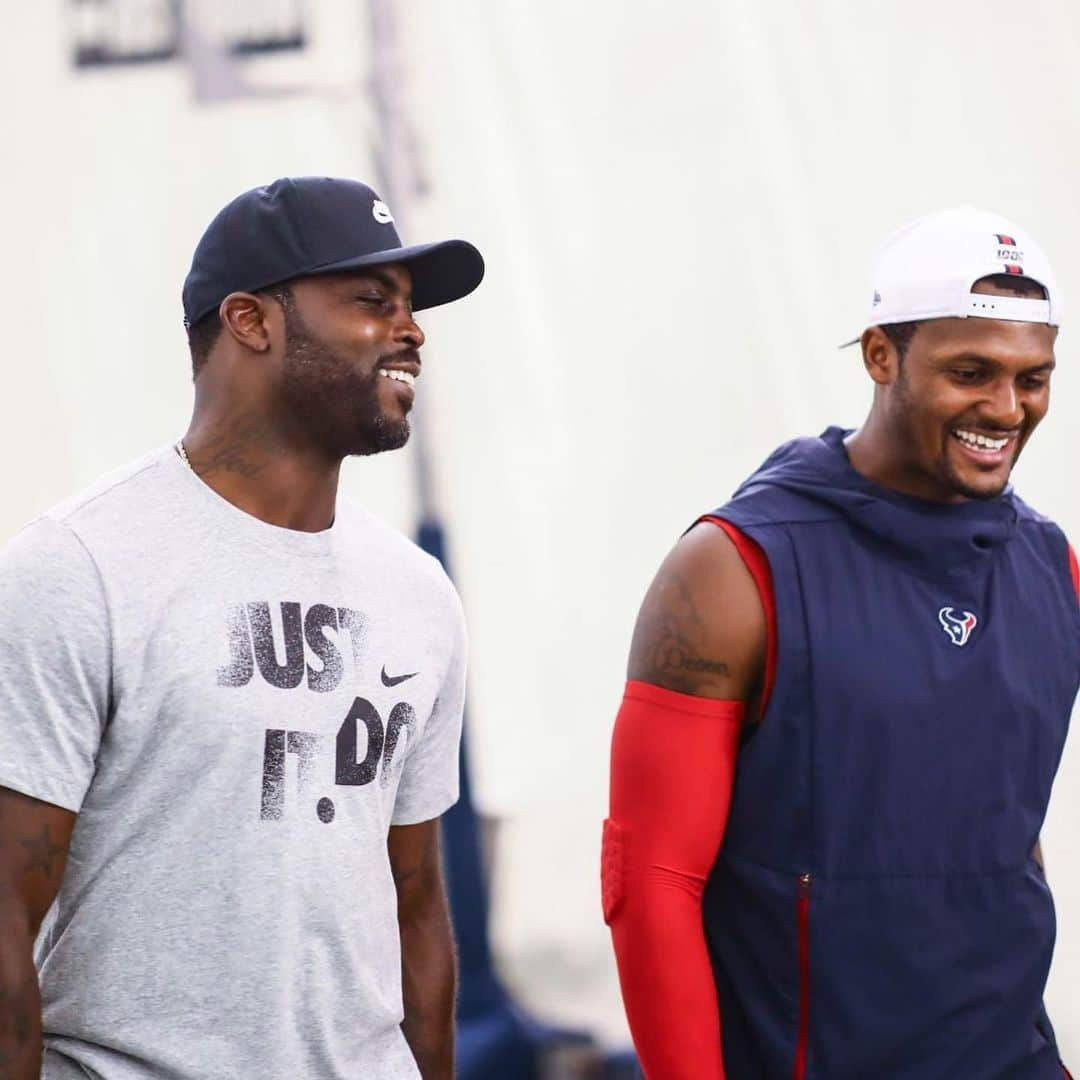 マイケル・ヴィックさんのインスタグラム写真 - (マイケル・ヴィックInstagram)「Got a chance to spend some time with my guy @deshaunwatson talking football and watching some legendary highlights for #NFL100. It was an honor!!! You can catch this episode during the season on @nflnetwork @NFL. Stay tuned... #QBmojo 📷 @HoustonTexans」6月6日 5時45分 - mikevick