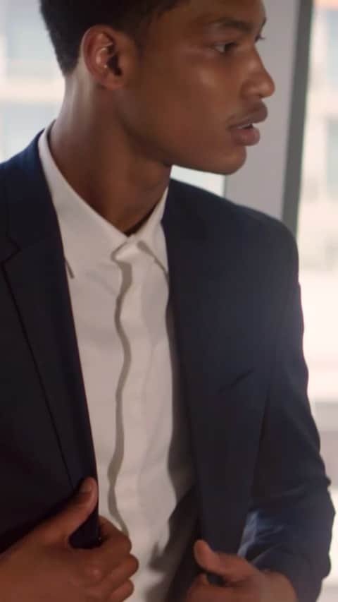 ペリーエリスのインスタグラム：「Designed for performance and function, this suit can be machine washed and tumbled dry.」