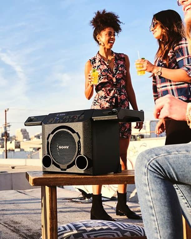 sonyさんのインスタグラム写真 - (sonyInstagram)「Power to party anywhere. (The GTK-PG10 Wireless Speaker with a rechargeable battery that powers your party for up to 13 hours.) #SonyAudio」6月6日 5時58分 - sonyelectronics