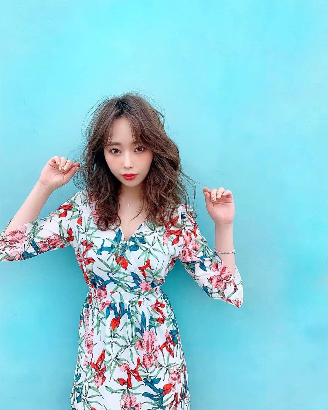 ゆいこ ◡̈♥︎さんのインスタグラム写真 - (ゆいこ ◡̈♥︎Instagram)「◡̈♥︎ ∮ #ゆいこふく 🌹 ∮ ∮ dress _ @hotping_japan ∮ ∮ 國方さんのサロンさんの壁 かわいかった💙 📸 _ @kunikata_hair ∮ ∮ ∮ #ワンピース #韓国ファッション」6月5日 21時38分 - yuiko__h