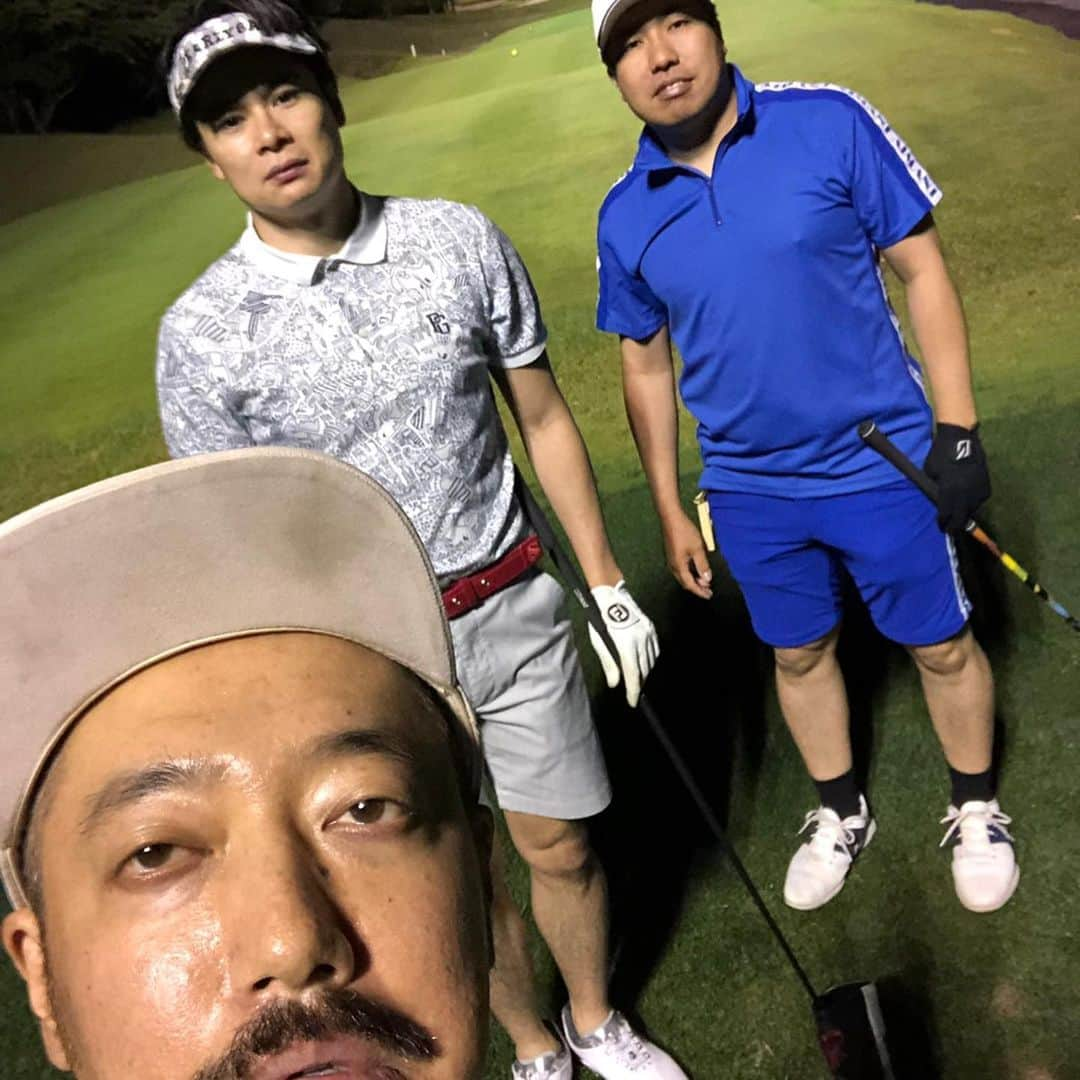 吉村崇さんのインスタグラム写真 - (吉村崇Instagram)「めでたい めでたい 同期がめでたい  地位に名誉に愛までも  いやいやめでたい‼️ おもしろい人は最強ですな！  それに比べてワタクシは 東の同期と千葉の山でぶち込んでおります お恥ずかしい お恥ずかしい #めでたい #同期がめでたい #山ちゃん #大西ライオン #5gap久保田 #千葉でぶち込んでおります」6月5日 21時31分 - hnkyoshimura