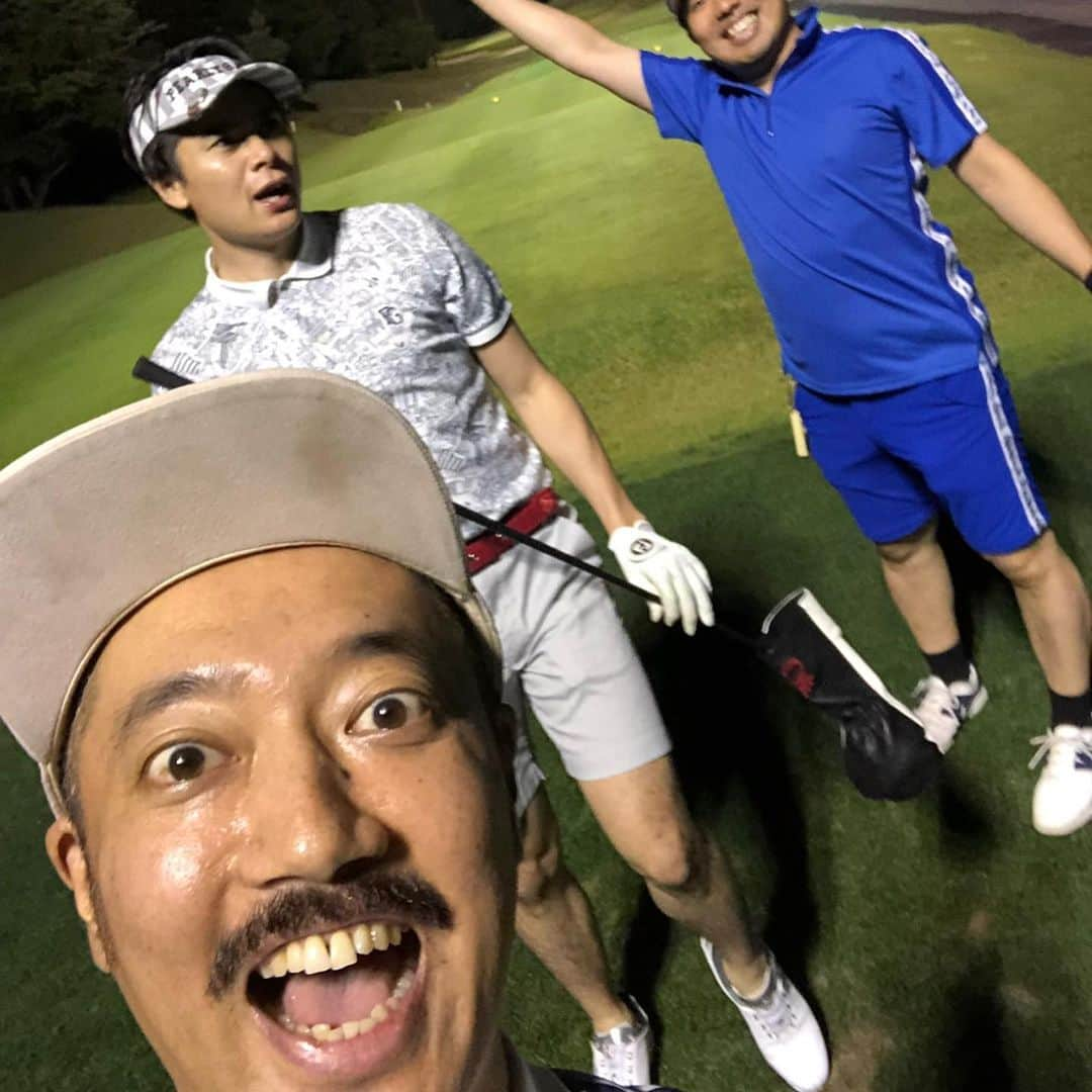 吉村崇さんのインスタグラム写真 - (吉村崇Instagram)「めでたい めでたい 同期がめでたい  地位に名誉に愛までも  いやいやめでたい‼️ おもしろい人は最強ですな！  それに比べてワタクシは 東の同期と千葉の山でぶち込んでおります お恥ずかしい お恥ずかしい #めでたい #同期がめでたい #山ちゃん #大西ライオン #5gap久保田 #千葉でぶち込んでおります」6月5日 21時31分 - hnkyoshimura