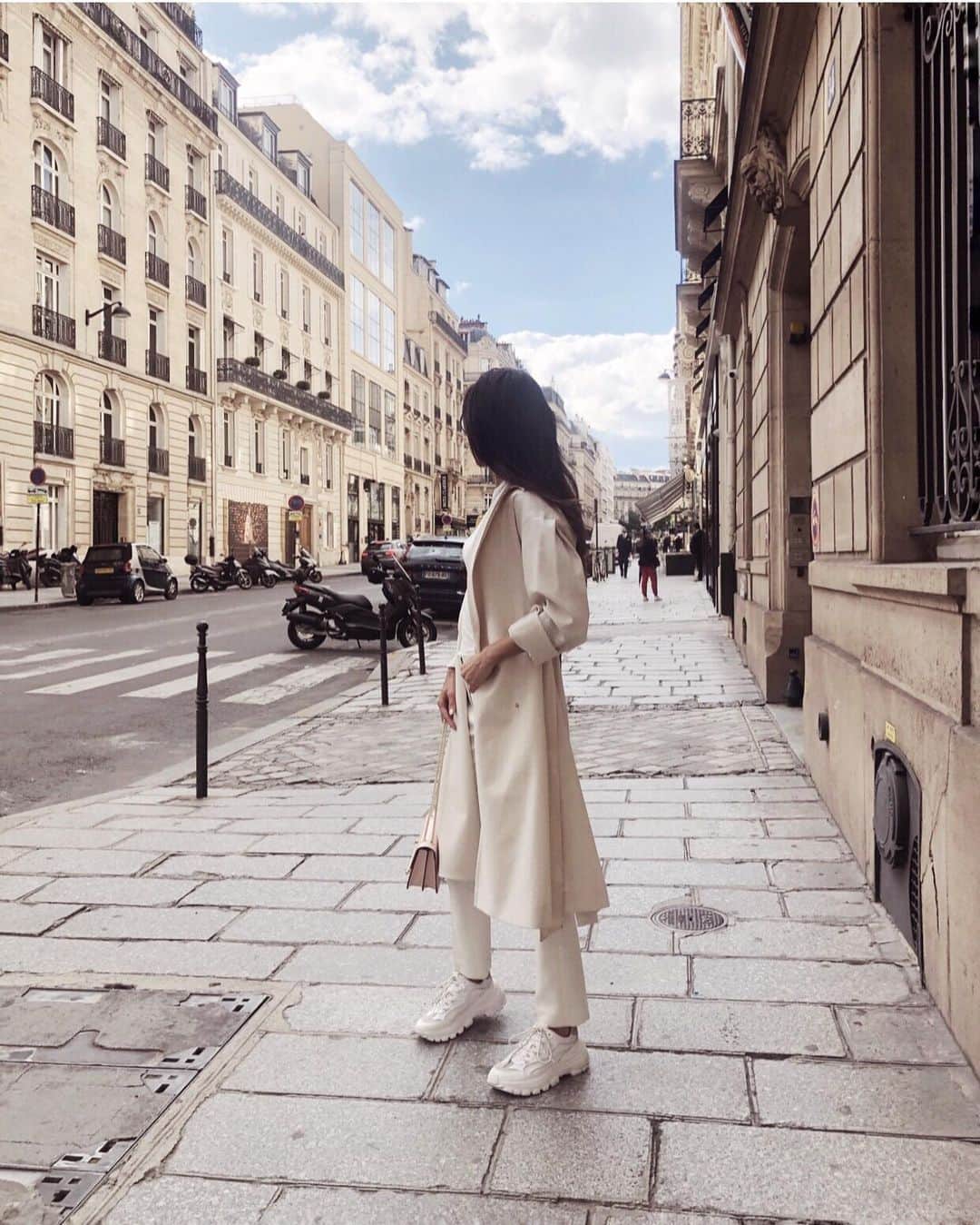 Natsuさんのインスタグラム写真 - (NatsuInstagram)「パリに来ると、 女がすごく女らしくて 毎回刺激される。✨ . 私ももっと、女だしてこっ！ と決めた❤️」6月5日 21時49分 - _natsurose_