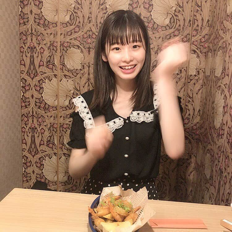 浅井七海さんのインスタグラム写真 - (浅井七海Instagram)「*.﻿ ﻿ ガーリックシュリンプを見て﻿ 荒ぶる19歳🍤🍤🍤🍤🍤﻿🤦‍♀️ ﻿ ﻿」6月5日 22時01分 - naamin48_