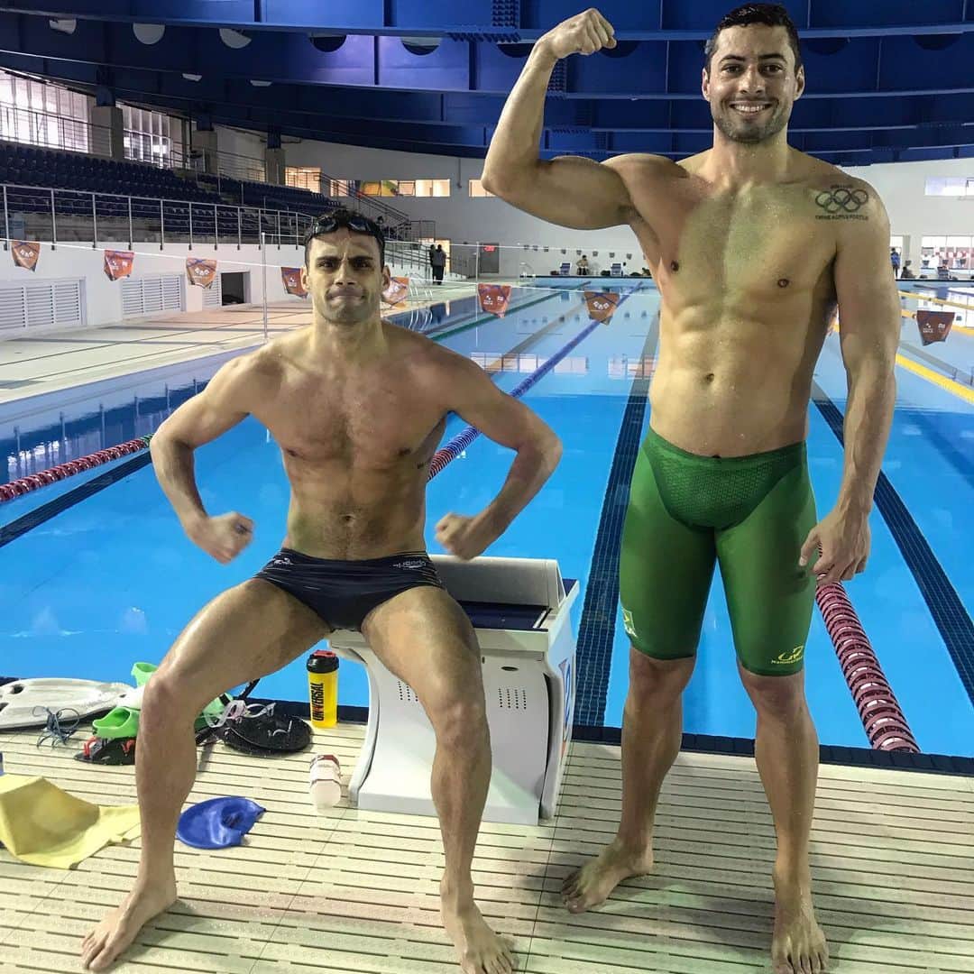 レオナルド・ジ・デウスさんのインスタグラム写真 - (レオナルド・ジ・デウスInstagram)「Inquebráveis do Britteam!!! 💪🏼🔥 #swimming #cde #sintasemormaii #ldsports」6月5日 22時03分 - leogdeus