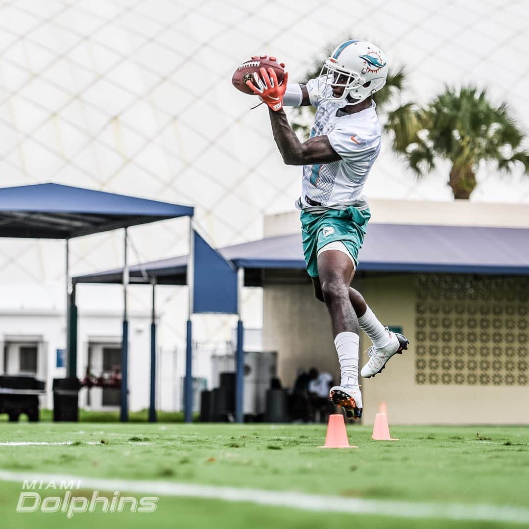 マイアミ・ドルフィンズさんのインスタグラム写真 - (マイアミ・ドルフィンズInstagram)「🔝 @devanteparker1 🔝」6月5日 22時09分 - miamidolphins