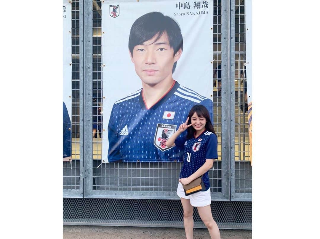 咲良菜緒さんのインスタグラム写真 - (咲良菜緒Instagram)「#豊田スタジアム に #キリンチャレンジカップ2019 #トリニダードトバゴ戦 観戦してきました😊😊 初めて#日本代表 の選手のプレイを目の当たりにして本当に鳥肌がすごい、、笑 本物だあ...🙌っていうのがいくつもあってめちゃめちゃ楽しかったです💓  推しの中島選手！ユニホームも買えたぁ🙌 今日もキレキレでした、シュート次は観れるといいな⚽️ でも試合を見ると推し増ししちゃうよねー😭😭」6月5日 22時10分 - nao_sakura_official