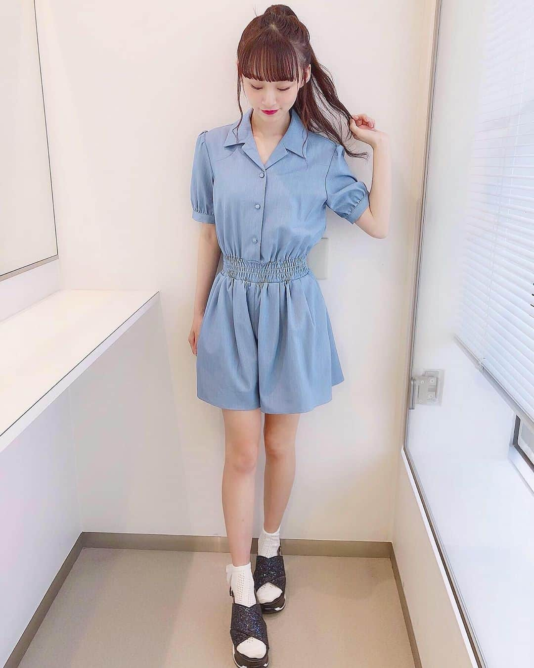 音嶋莉沙さんのインスタグラム写真 - (音嶋莉沙Instagram)「🎀個別握手会で着たお洋服🎀﻿﻿﻿ ﻿﻿ ロンパース❤︎ @dazzlin_official ﻿ ﻿﻿ ﻿﻿ 水色って、夏っぽくてカワイイ💓﻿﻿ ﻿﻿ ﻿﻿﻿ ポニーテールは、しゅきでしたか〜？？﻿﻿ ﻿﻿ ﻿﻿ ﻿﻿ ﻿﻿ ﻿﻿ #個別握手会 #私服 #ロンパース #ダズリン﻿﻿ #ポニーテール」6月5日 22時11分 - otoshima_risa