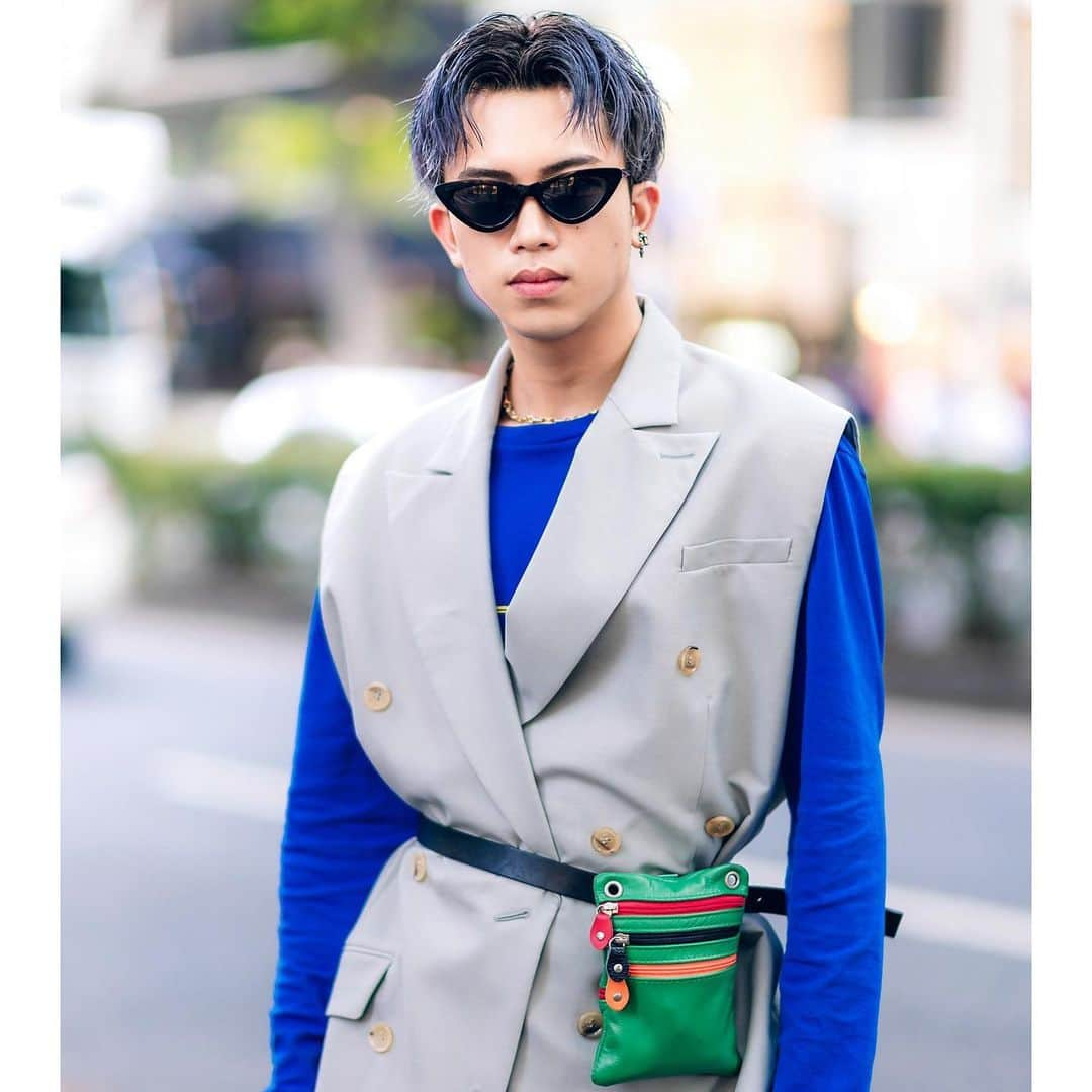 Harajuku Japanさんのインスタグラム写真 - (Harajuku JapanInstagram)「20-year-old Japanese student Shodai (@i_am_ojima) on the street in Harajuku wearing a sleeveless suit by Irene Japan with a blue Mihara Yasuhiro sweatshirt, a green zipper waist bag, Hermes accessories, and Martin Margiela tabi boots.」6月5日 22時31分 - tokyofashion