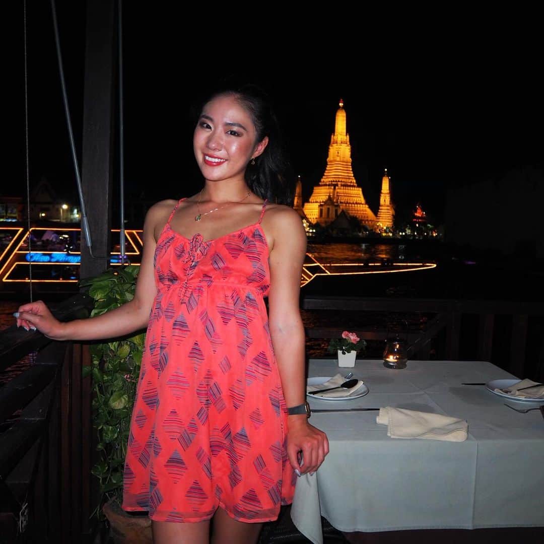 のインスタグラム：「Bangkok DAY１🇹🇭 昨日の夕方に着いたので夕食とデザートを…❤️🦐🍨 . カメラ買ったから写真撮るのがめちゃくちゃ楽しい🙈📸 DMで使い方とか教えてくれる親切な方々ありがとう💓 #thedeck #Bangkok #Thailand #🇹🇭 #タイ #バンコク #タイグルメ #バンコクグルメ #ワットアルン #チャオプラヤー川 #olympuspen #オリンパス #OLYMPUS」