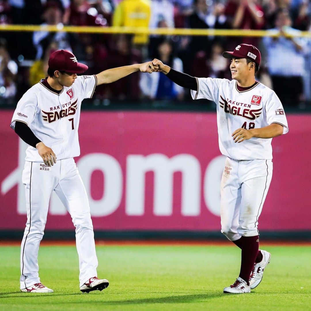 東北楽天ゴールデンイーグルスさんのインスタグラム写真 - (東北楽天ゴールデンイーグルスInstagram)「⚾️ ⚾️E 4-2 G⚾ 1点を争う緊迫した熱戦をモノにして交流戦初勝利✨ 渡邊佳明選手がプロ初タイムリーを含む猛打賞の活躍‼️ 最後は松井選手が3者凡退で締めてさっそく昨日の リベンジを果たし両リーグトップの17セーブ目👑 先発の古川選手は6回途中1失点6奪三振の好投👍🏼 #rakuteneagles #RESTART #日本一の東北へ #渡邊佳明 #辰己涼介 #松井裕樹 #堀内謙伍  #古川侑利」6月5日 22時48分 - rakuten_eagles