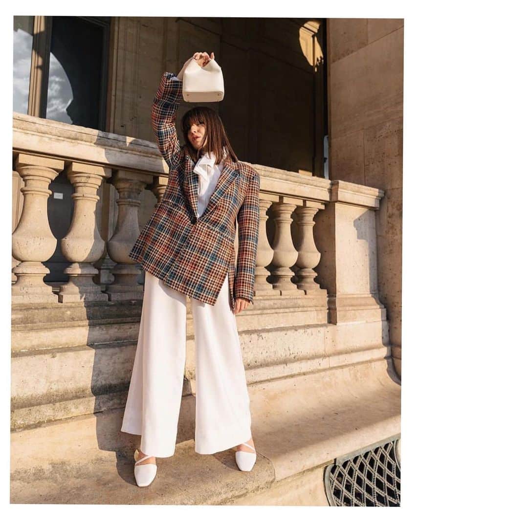 のインスタグラム：「Kristi 💋🔥 @lageorgienne wearing our charismatic check blazer #prefall19 #TheMuse #dorotheeschumacher #love #colors #paris #streetstyle #louvre #parisstreetstyle #midweek #inspirtaion #ootd #checkblazer」