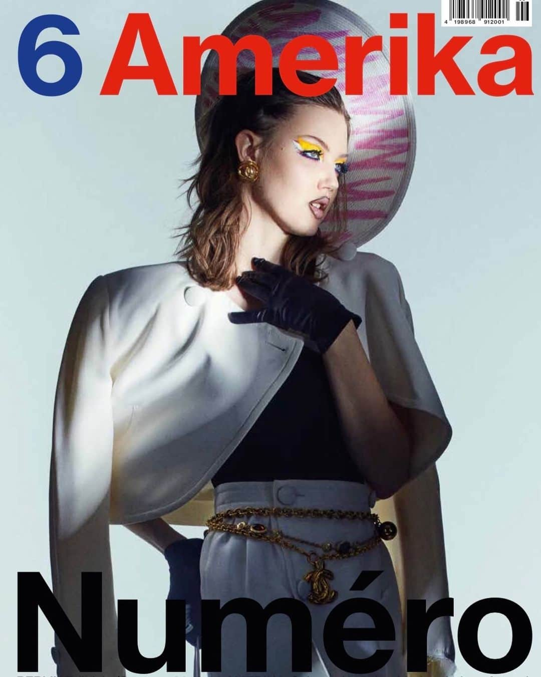 Vincent Oquendoさんのインスタグラム写真 - (Vincent OquendoInstagram)「🇺🇸New cover with #lindseywixson shot by @alexeihay styled by @stella_greenspan hair by @robeauhair nails by @honeynailz #makeupbymeusing @maybelline assisted by @jackiepiccolamakeup」6月5日 23時25分 - makeupvincent