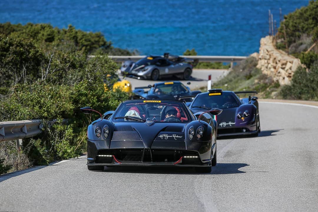 パガーニ・アウトモビリのインスタグラム：「Some of the rare beauties that joined the Pagani convoy on the island of Sardinia.  #paganiraduno - The Vanishing Point #pagani #zonda #huayra #huayraroadster #zonda20 #zonda20anniversary #zondaviola #zondaoliver」