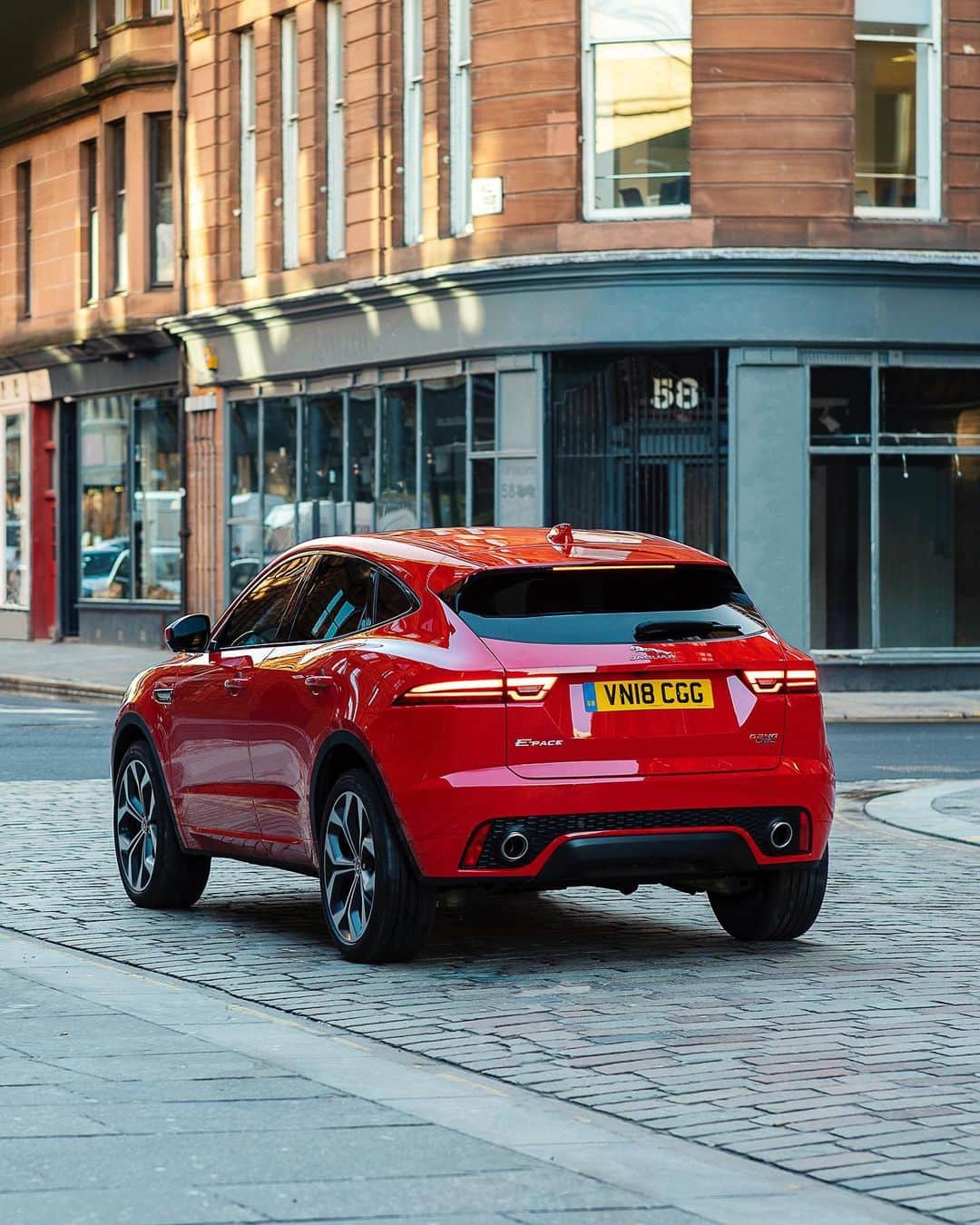 Jaguarさんのインスタグラム写真 - (JaguarInstagram)「Focused attention.  #JaguarJourneys #Jaguar #EPACE #AWD #Luxury #Compact #Performance #SUV #Design #InstaCar #CarsofInstagram #UK #Scotland」6月5日 23時27分 - jaguar
