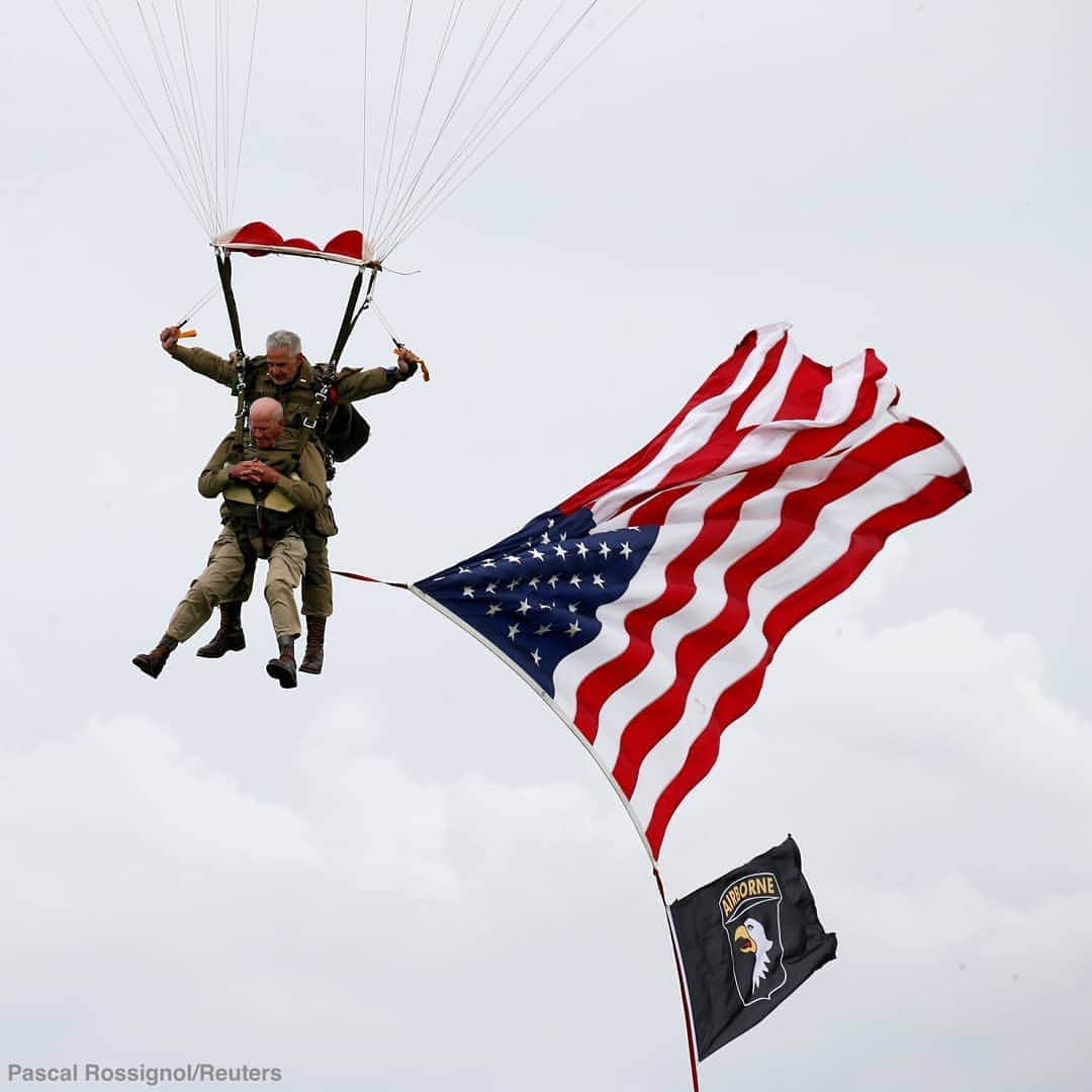 ABC Newsさんのインスタグラム写真 - (ABC NewsInstagram)「U.S. 101st Airborne paratrooper veteran Tom Rice, 97, participates in a tandem parachute jump near the Normandy coast ahead of the 75th anniversary of the historic D-Day invasion. "I feel great," he said afterward. "I'd go up and do it all again." #dday #worldwarteo #veteran #parachute」6月5日 23時29分 - abcnews