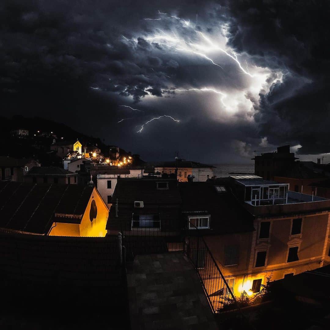 goproさんのインスタグラム写真 - (goproInstagram)「Photo of the Day: Storm chasing with @carlo_tassi. • • • @GoProIT #GoProIT #GoProTravel #TripOn #StormPhotography #Italy」6月5日 23時29分 - gopro