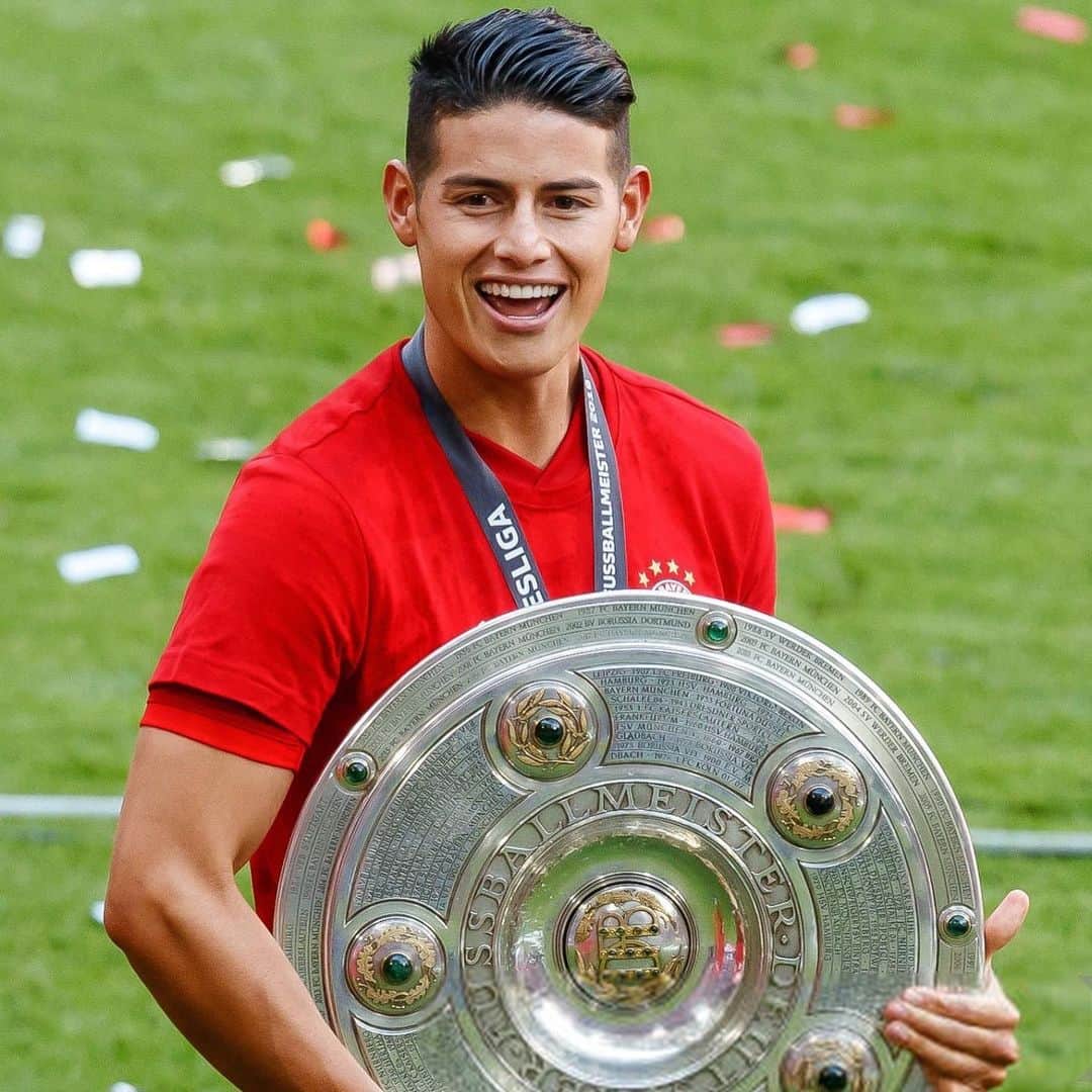 ハメス・ロドリゲスのインスタグラム：「Gracias infinitas al FC Bayern München, a sus dirigentes, aficionados y compañeros. Fueron dos años inolvidables en los cuales me sentí como en casa. Me llevo los mejores recuerdos, grandes aprendizajes y experiencias únicas. Gracias por todo, les deseo lo mejor en el futuro.  Tiefsten Dank an den FC Bayern München, an das ganze Management, an die Fans und an die Mannschaft.  Es waren zwei unvergessliche Jahre und ich habe mich hier wirklich wie zu Hause gefühlt. Ich nehme die besten Erinnerungen mit! Ich habe sehr viel gelernt und Einmaliges erlebet. Vielen Dank für alles! Ich wünsche euch das beste für die Zukunft. #miasanmia @fcbayern」