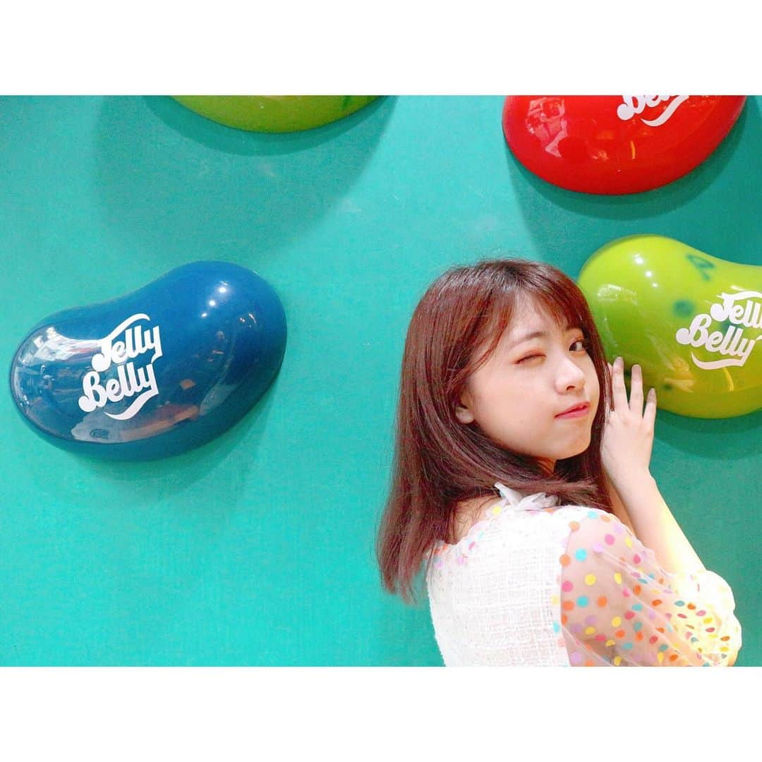 馬嘉伶さんのインスタグラム写真 - (馬嘉伶Instagram)「🍵 #キャンディ屋さん #🍭#🍬#🍫 . 子供の頃、キャンディが大好きだった🍬 買わなくても お菓子屋さんをぶらぶらするのが好きで 見たことない、食べたことないお菓子があれば挑戦したくなる いつもドキドキしていました . 大人になったら キャンディをあまり食べなくなりましたが 久々にキャンディ屋さんに入って まさかまたドキドキしていました💓 この気持ちはいつぶりだろうか * * * * * * * * * * * * #糖果店 在我小的時候，很喜歡糖果🍬 即使不買 也很喜歡去糖果店逛逛 有沒有吃過、沒有看過的糖果時都會很想去嘗試 . 漸漸長大後 就很少吃糖果了 久違的踏入糖果屋 自己竟然抱著發現新事物的期待感💓 這種心情是從什麼時候開始不見的呢 . . 【#まちゃの台中🍄】 📍#一中街 #Antidote解藥 #台灣 #台湾 #台湾旅行 #台中 #台中旅行 #台中景點 #Taiwan #taiwantravel #Taichung #taichungtravels」6月5日 23時49分 - macyacyarin