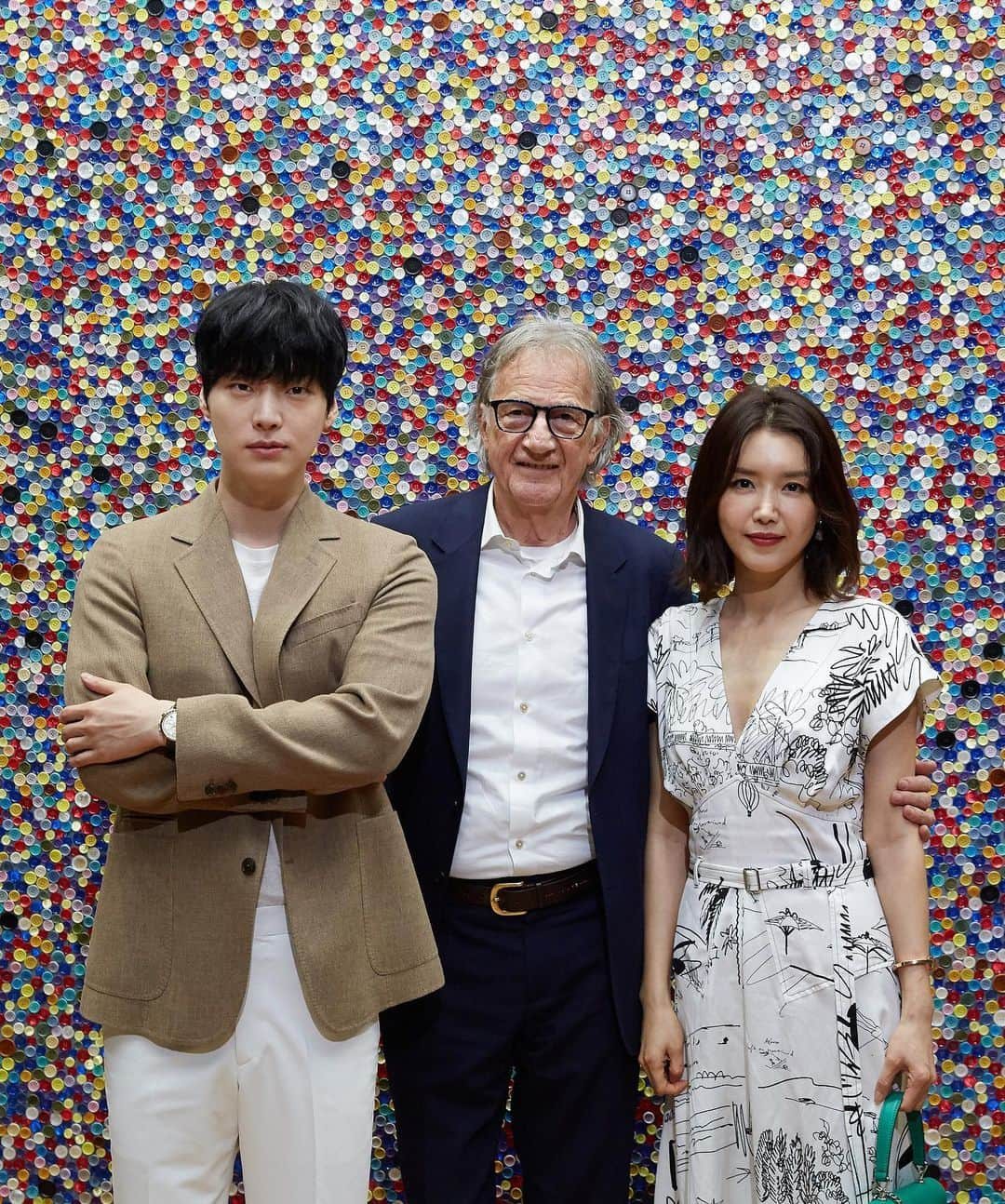 ポールスミスさんのインスタグラム写真 - (ポールスミスInstagram)「The #HelloPaulSmith exhibition has arrived at @ddp_seoul. Paul welcomed some special guests for an early guided tour. Swipe << to see more.  Photography: @gyusikshin  Director: @wmhahaha  #PaulSmith #Korea #Seoul #exhibition」6月5日 23時52分 - paulsmithdesign