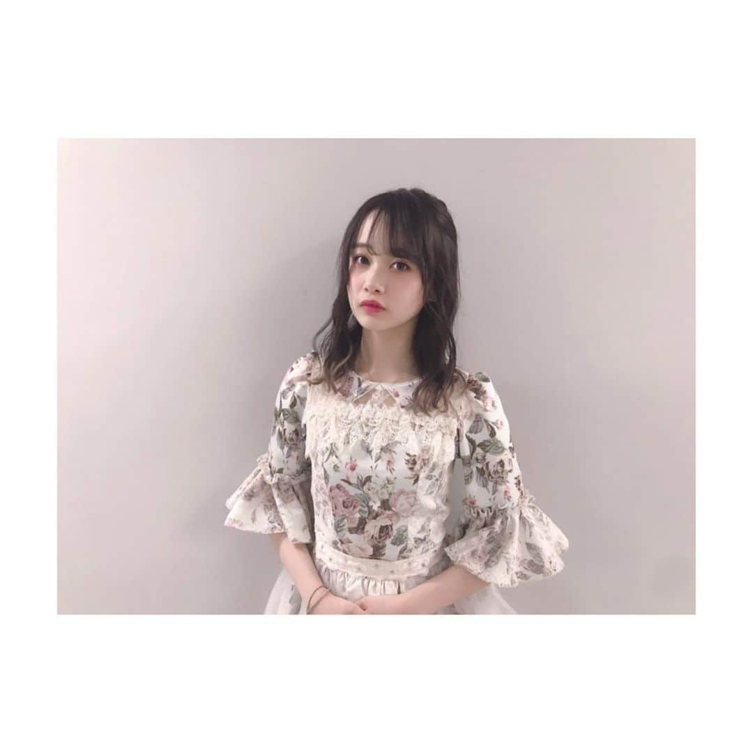 横山結衣さんのインスタグラム写真 - (横山結衣Instagram)「ほんとにほんとにいつも可愛い衣装を着ることが出来て幸せです☺️☺️ この衣装かわいいいい〜♡」6月5日 23時53分 - yoko_yui_team8