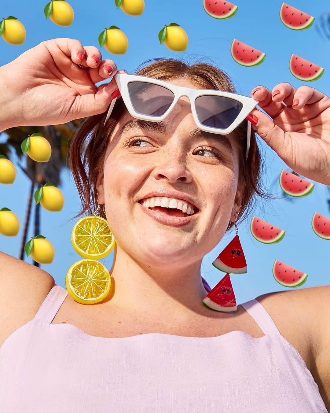 Old Navyさんのインスタグラム写真 - (Old NavyInstagram)「our stylist diy'ed these juicy little earrings, do you want a mini tutorial? respond with "YES" down below and we'll ask her nicely and get it up on stories! 🍋🍉🍋🍉 . #oldnavystyle」6月6日 0時12分 - oldnavy