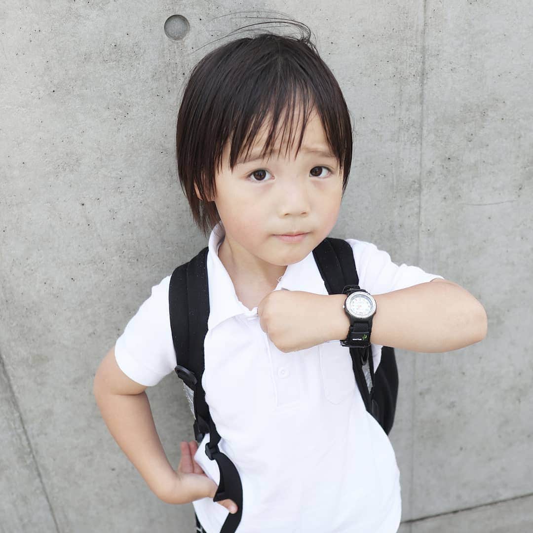 Eri Satoさんのインスタグラム写真 - (Eri SatoInstagram)「息子お気に入りのこちらの腕時計！ · キッズウォッチブランド「CACTUS」の時計⌚ 楽天市場 腕時計ギフトのパピヨン( @papi_kids_ )の限定モデルです · 購入時、備考欄に【satoeri626】と入れて頂くと、10%OFFになるとのこと✨ · この時計の良いところは、 👉防水もバッチリ 👉子どもでも着脱が簡単 👉暗闇で針が光る！ 娘の分ももうGETしちゃいました💕笑 · 時間や時計に興味を持ち出した子へのプレゼントにもぴったりですよね！ · 価格もお手頃✨ blogにもリンク貼ってますので @satoeri626 のトップのURLから見てみてね👀 · 今日 小学1年生の子と並んだら ほぼほぼ体型一緒だったよ👦#年中さん#110cm · #キッズウォッチのパピヨン#キッズウォッチ#カクタス#腕時計好き#腕時計くら部#子育て#幼児教育#勉強#学び#数字#腕時計#息子#男の子#男の子ママ#育児#息子#4歳#幼稚園生#時計#watch#楽天#楽天お買い物部#楽天スーパーセール#kids#boy#ままのて」6月6日 0時36分 - satoeri626