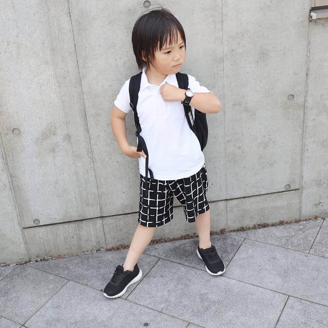 Eri Satoさんのインスタグラム写真 - (Eri SatoInstagram)「息子お気に入りのこちらの腕時計！ · キッズウォッチブランド「CACTUS」の時計⌚ 楽天市場 腕時計ギフトのパピヨン( @papi_kids_ )の限定モデルです · 購入時、備考欄に【satoeri626】と入れて頂くと、10%OFFになるとのこと✨ · この時計の良いところは、 👉防水もバッチリ 👉子どもでも着脱が簡単 👉暗闇で針が光る！ 娘の分ももうGETしちゃいました💕笑 · 時間や時計に興味を持ち出した子へのプレゼントにもぴったりですよね！ · 価格もお手頃✨ blogにもリンク貼ってますので @satoeri626 のトップのURLから見てみてね👀 · 今日 小学1年生の子と並んだら ほぼほぼ体型一緒だったよ👦#年中さん#110cm · #キッズウォッチのパピヨン#キッズウォッチ#カクタス#腕時計好き#腕時計くら部#子育て#幼児教育#勉強#学び#数字#腕時計#息子#男の子#男の子ママ#育児#息子#4歳#幼稚園生#時計#watch#楽天#楽天お買い物部#楽天スーパーセール#kids#boy#ままのて」6月6日 0時36分 - satoeri626