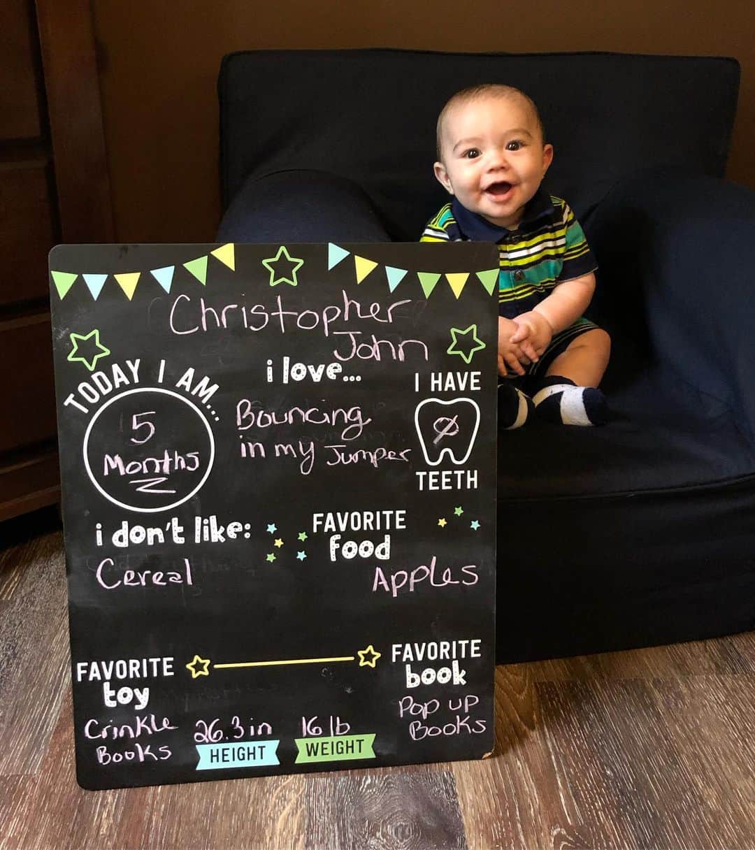 ディーナ・ニコール・コルテーゼのインスタグラム：「Hey Guys!!! It’s me CJ again taking over my mommys instagram! I’m 5 months today!! This past month has been so cool! I got to start eating food other then my bottle .. I tried green beans..sweet potatoes.. butternut squash..apples and bananas..Apples was my favorite! I also tried cereal ..disgusting lol .. I started to sit up by myself .. my mommy and daddy say I’m super strong ! I also like standing with the help of my mommy and daddy of course .. I started swim lessons too! I had fun .. by time summer hits I’m gonna be a little water bug! I’m also almost done with my physical therapy! My torticollis is completely corrected! 💪🏼💪🏼 I Also love my sister Cali she makes me laugh ..she’s just hysterical! Okay guys I’m gonna go jump around in my jumparoo .. I’ll see you next month! Thanks for following my growing journey! 💙」