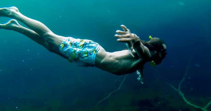 ライス・リベイロさんのインスタグラム写真 - (ライス・リベイロInstagram)「What a wonderful experience to free dive in the cenotes in Tulum! Mexico I love you 🧜🏽‍♀️🧜🏾‍♂️」6月6日 0時40分 - laisribeiro