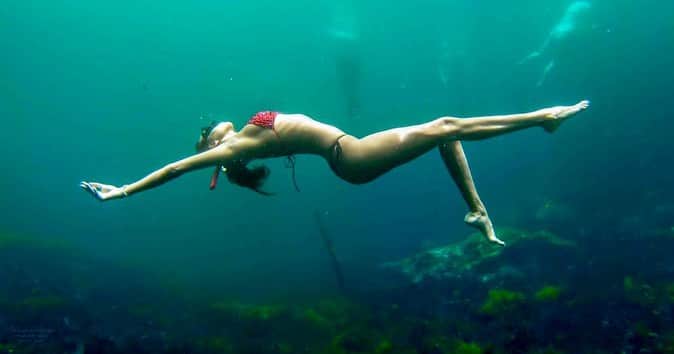 ライス・リベイロさんのインスタグラム写真 - (ライス・リベイロInstagram)「What a wonderful experience to free dive in the cenotes in Tulum! Mexico I love you 🧜🏽‍♀️🧜🏾‍♂️」6月6日 0時40分 - laisribeiro