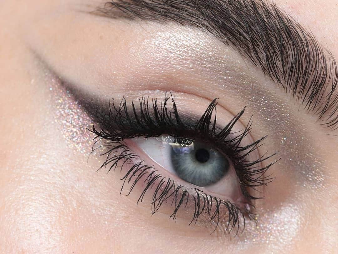 Anastasia Beverly Hillsさんのインスタグラム写真 - (Anastasia Beverly HillsInstagram)「Brow game @mikaylaraedavis  Using #DipbrowGel in Granite  #anastasiabrows」6月6日 1時04分 - anastasiabeverlyhills