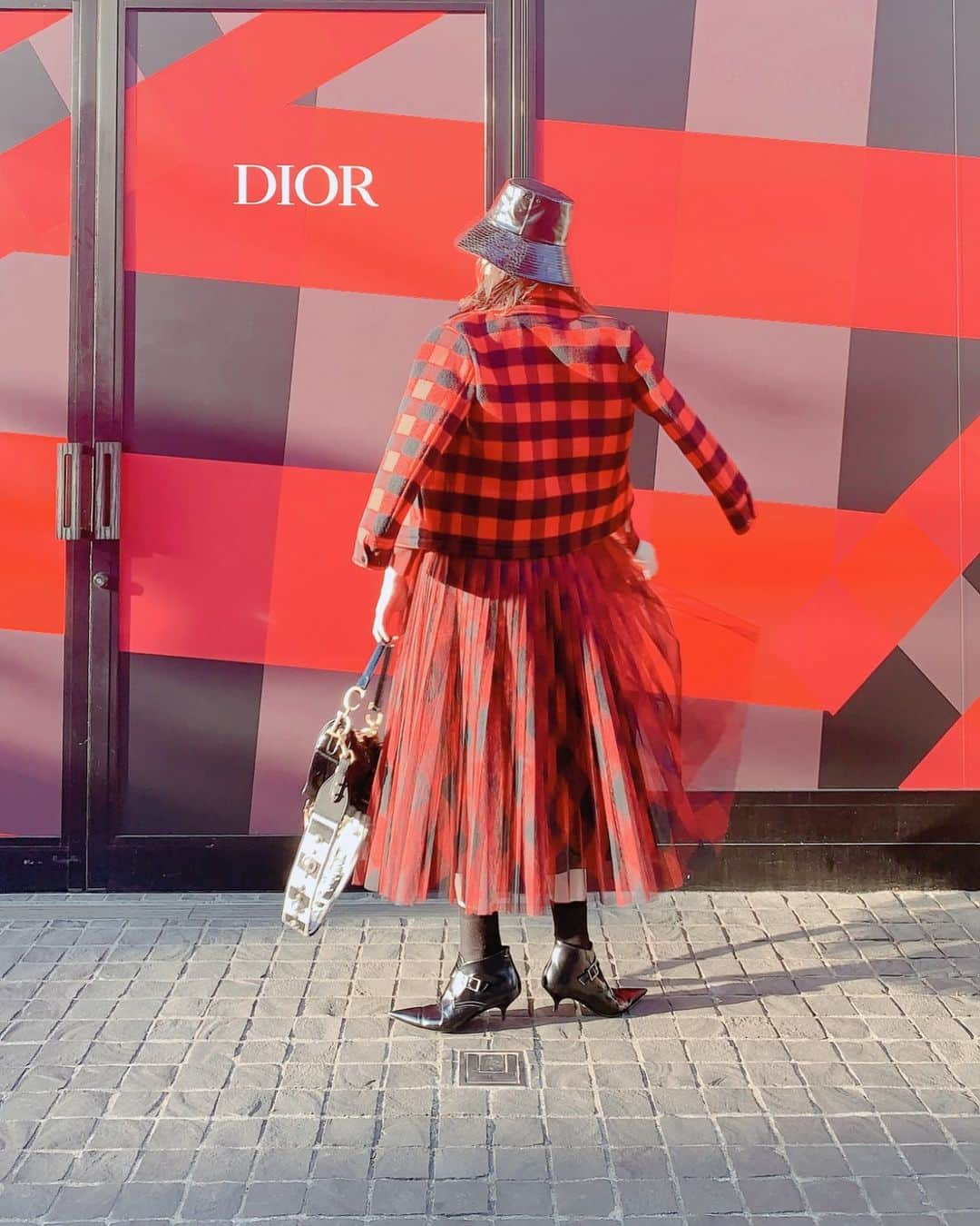 野崎萌香さんのインスタグラム写真 - (野崎萌香Instagram)「DIOR  FALL/WINTER 2019-2020 Exclusive Press Presentation @dior  今シーズンのDiorの コレクションテーマは “テディ・ガール” 早速チェックしてきました🧸♥️ . . .  どこもかしこも Check柄の今回のコレクションも 可愛かったです♦️♥️♦️♥️♦️♥️ #dior」6月6日 1時06分 - moeka_nozaki