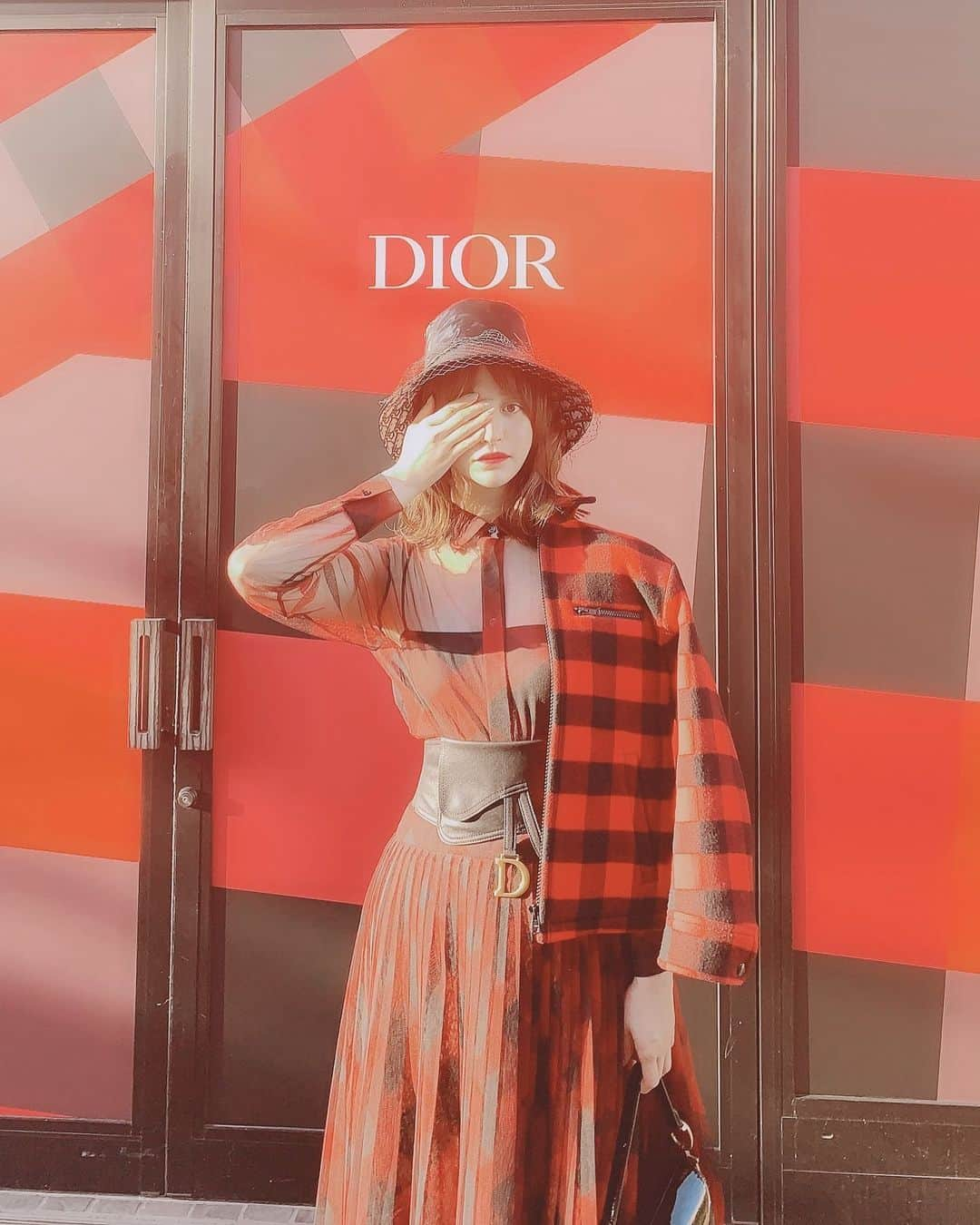 野崎萌香さんのインスタグラム写真 - (野崎萌香Instagram)「DIOR  FALL/WINTER 2019-2020 Exclusive Press Presentation @dior  今シーズンのDiorの コレクションテーマは “テディ・ガール” 早速チェックしてきました🧸♥️ . . .  どこもかしこも Check柄の今回のコレクションも 可愛かったです♦️♥️♦️♥️♦️♥️ #dior」6月6日 1時06分 - moeka_nozaki