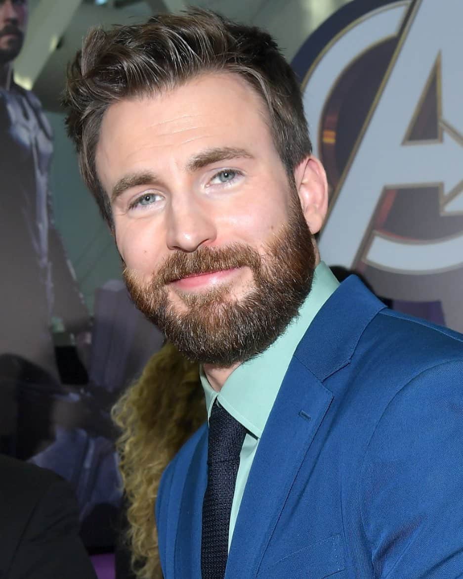 Just Jaredさんのインスタグラム写真 - (Just JaredInstagram)「Chris Evans slammed three men for trying to institute a “straight pride” parade during Pride Month. Tap this photo in the LINK IN BIO to see Chris’ response (which is going viral.) #ChrisEvans Photo: Getty」6月6日 1時06分 - justjared